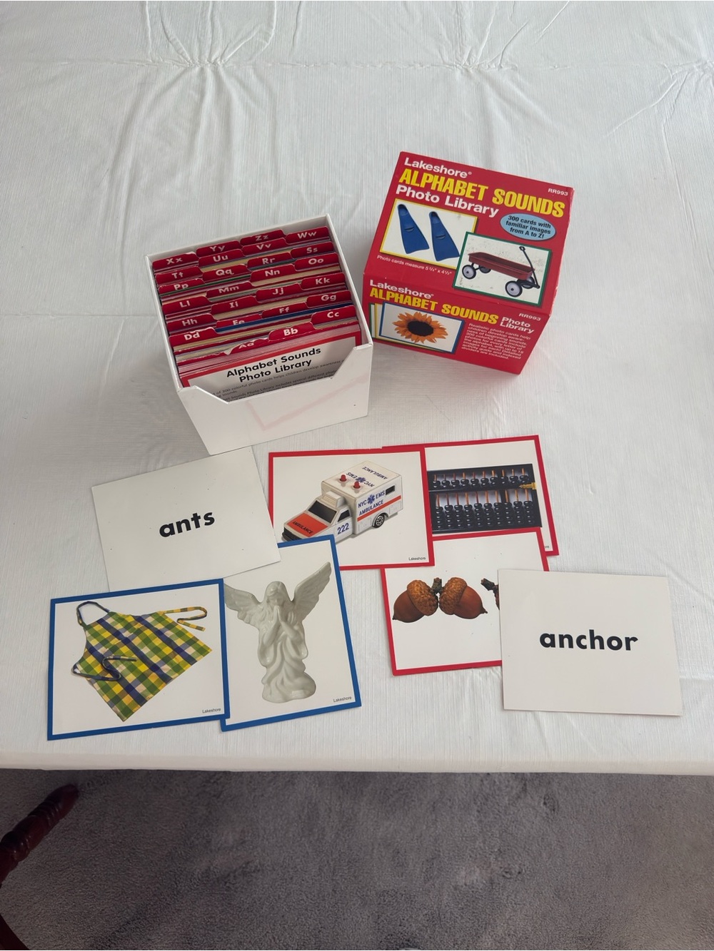 Lakeshore Alphabet Sounds Photo Library Flash Cards - Red & Blue
